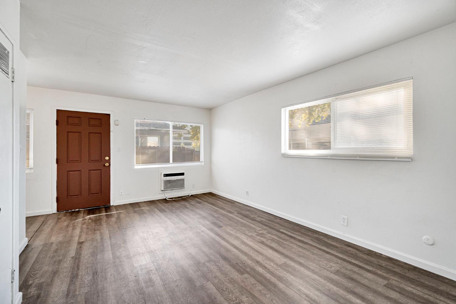 1409 E Cambridge Ave, Fresno, CA 93704