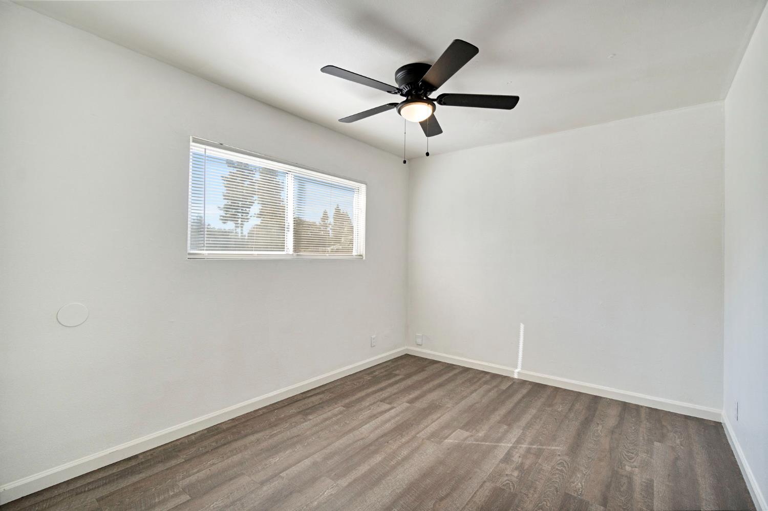 1409 E Cambridge Ave, Fresno, CA 93704