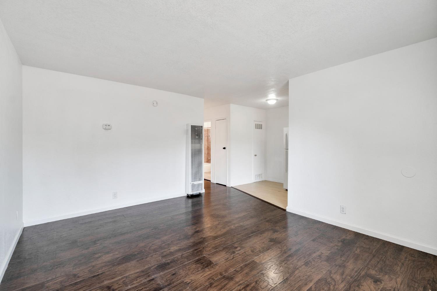 1409 E Cambridge Ave, Fresno, CA 93704