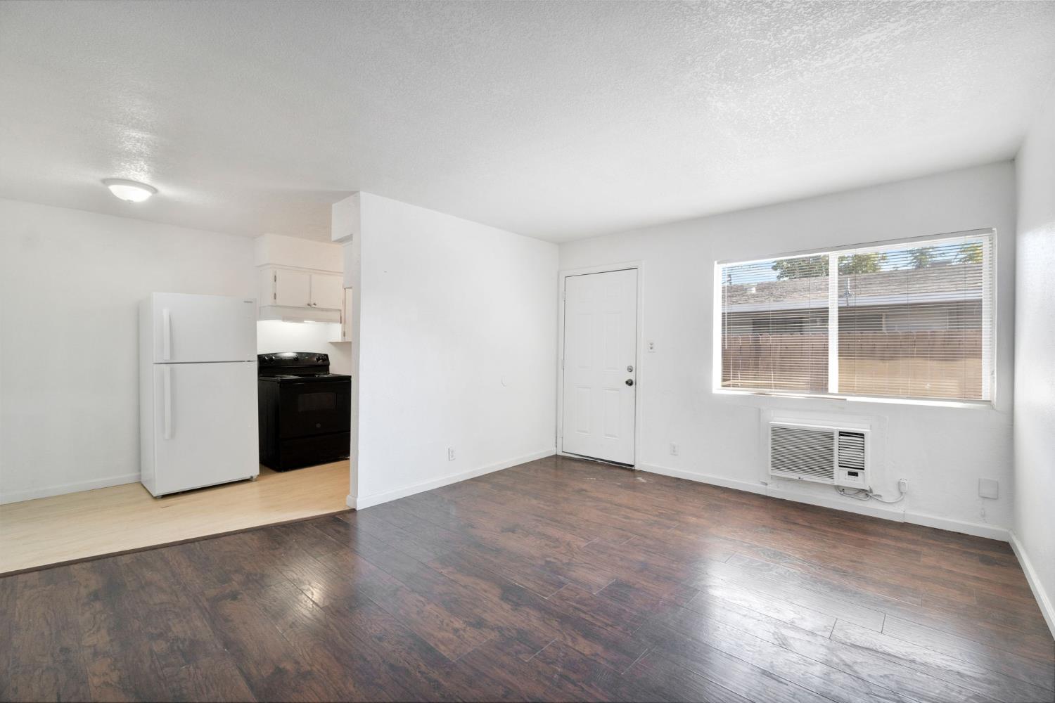 1409 E Cambridge Ave, Fresno, CA 93704