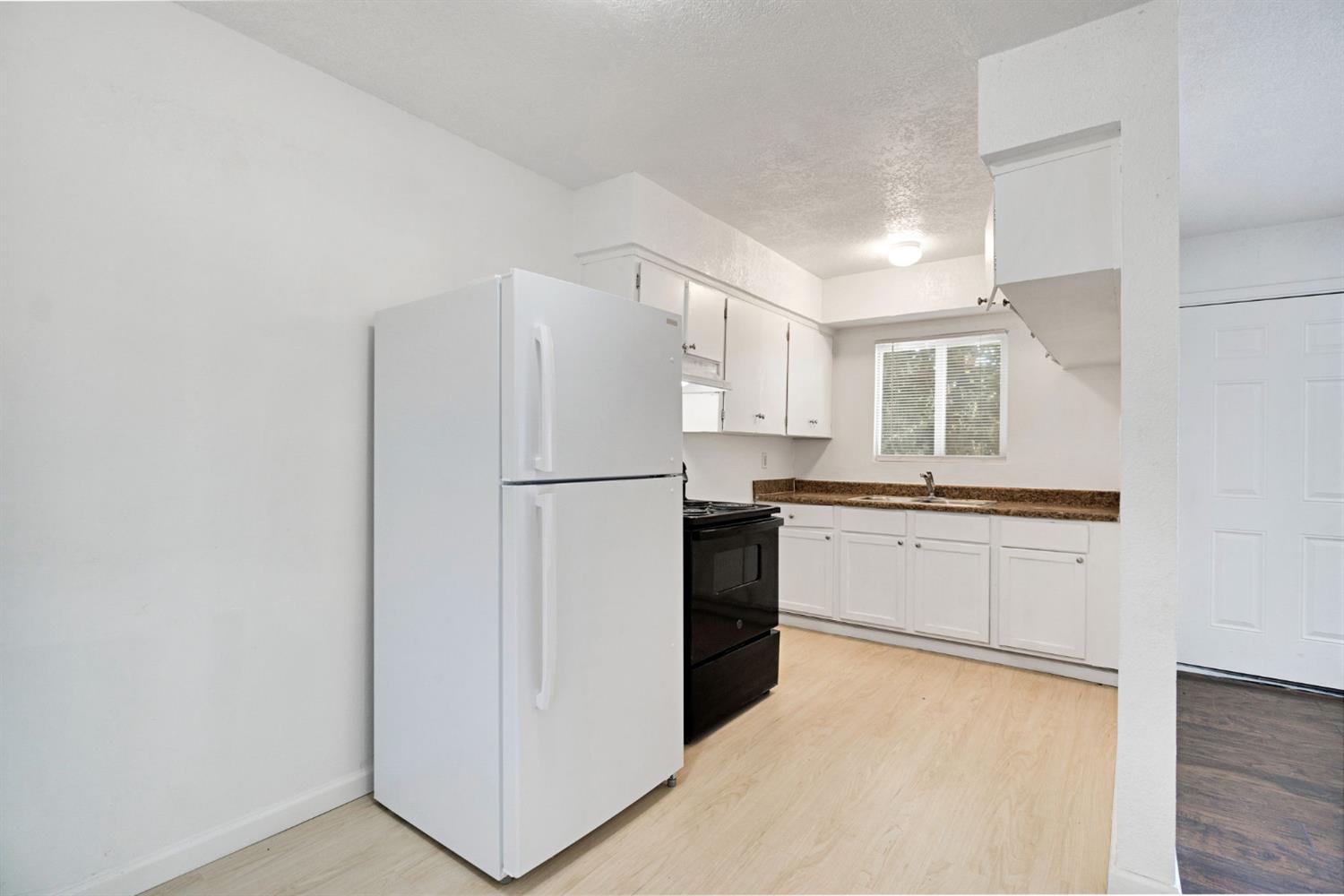 1409 E Cambridge Ave, Fresno, CA 93704