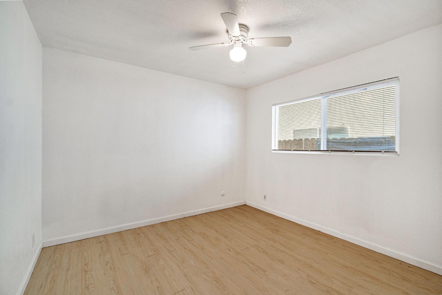 1409 E Cambridge Ave, Fresno, CA 93704