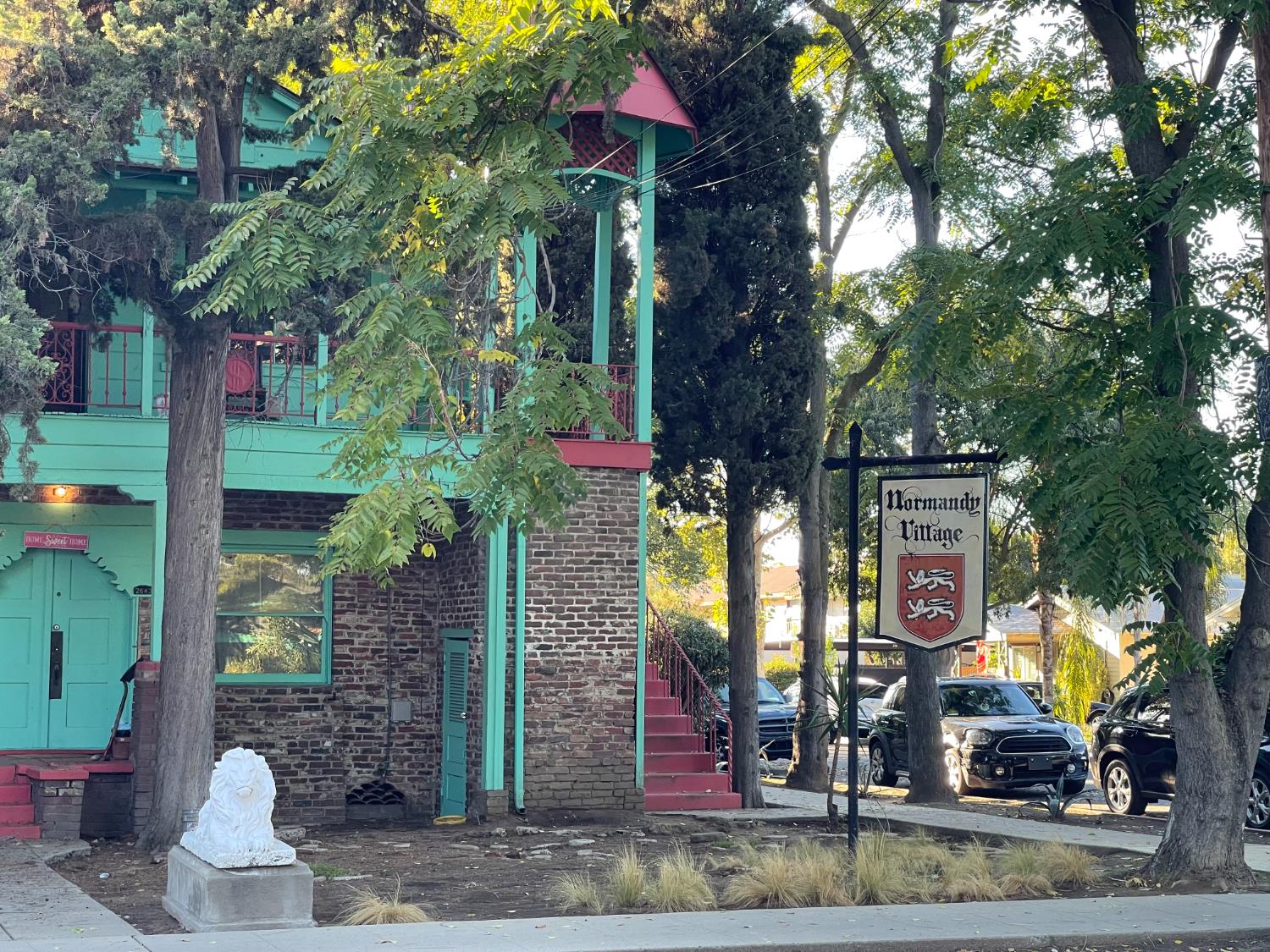 840 E Brown Ave, Fresno, CA 93710