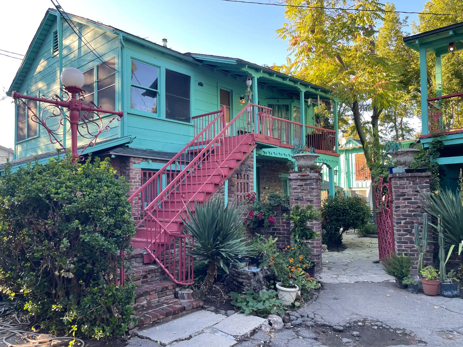 840 E Brown Ave, Fresno, CA 93710