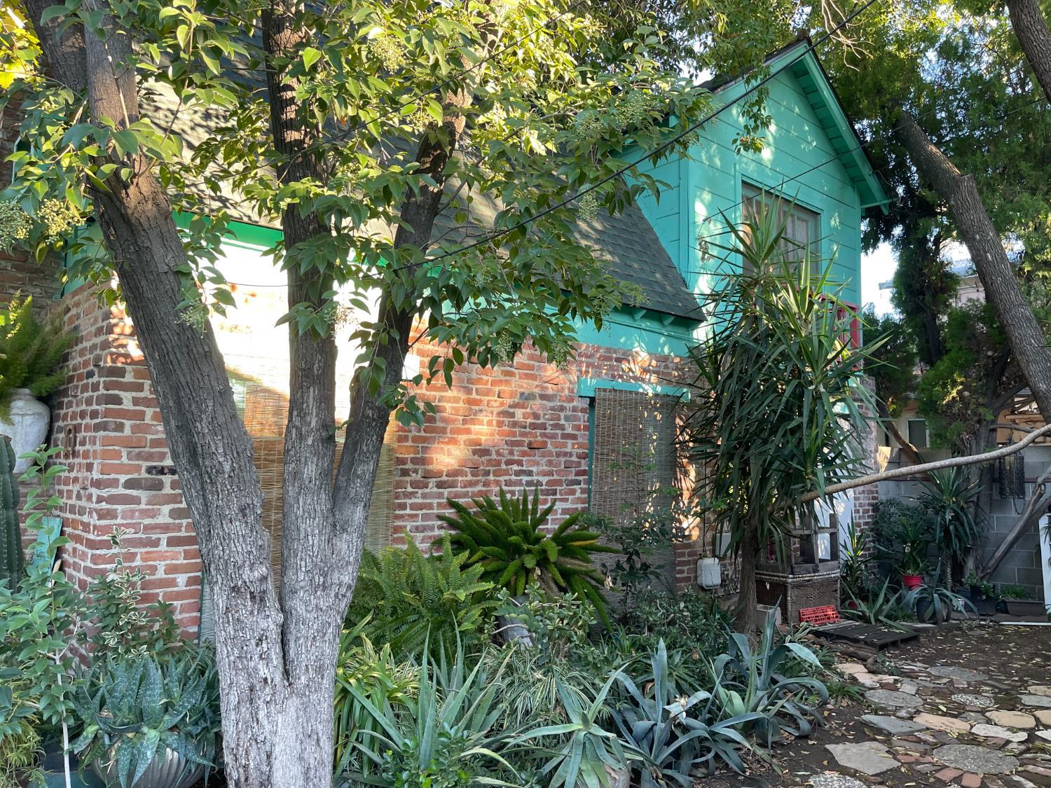 840 E Brown Ave, Fresno, CA 93710