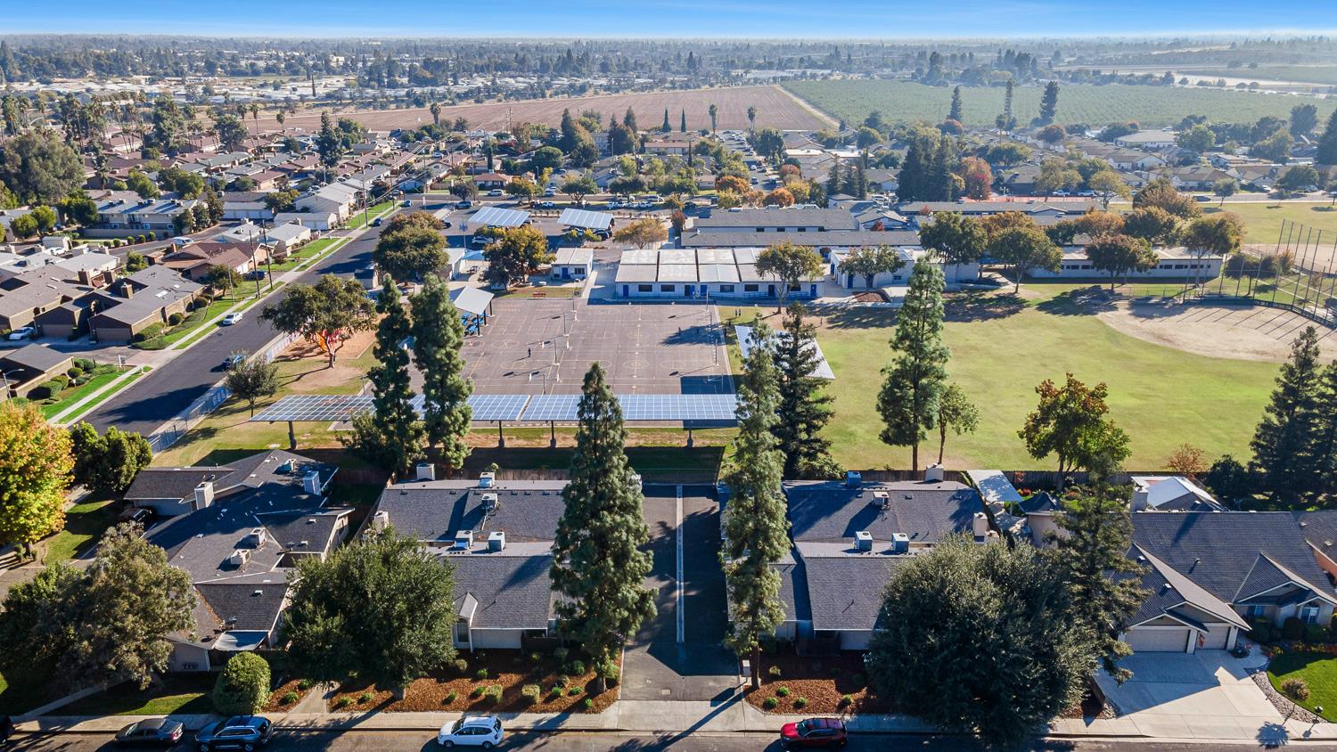 590 W Escalon Ave, Clovis, CA 93612