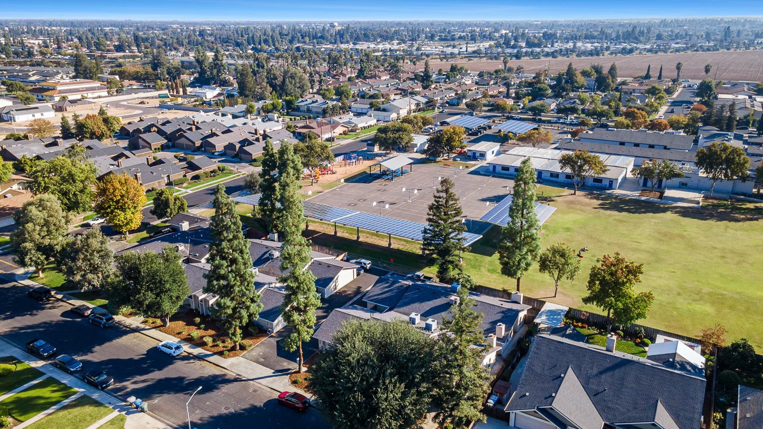 590 W Escalon Ave, Clovis, CA 93612