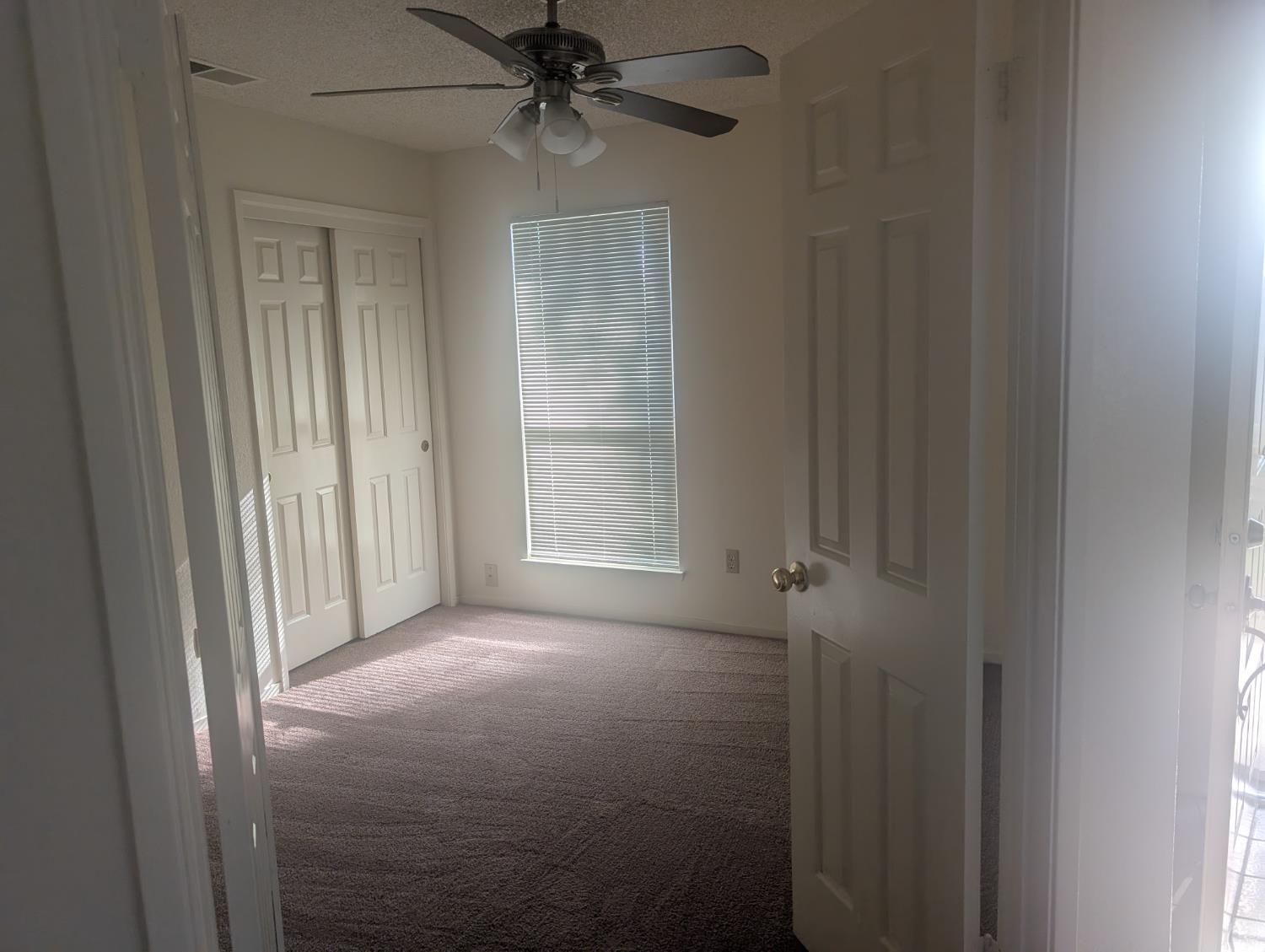 590 W Escalon Ave, Clovis, CA 93612