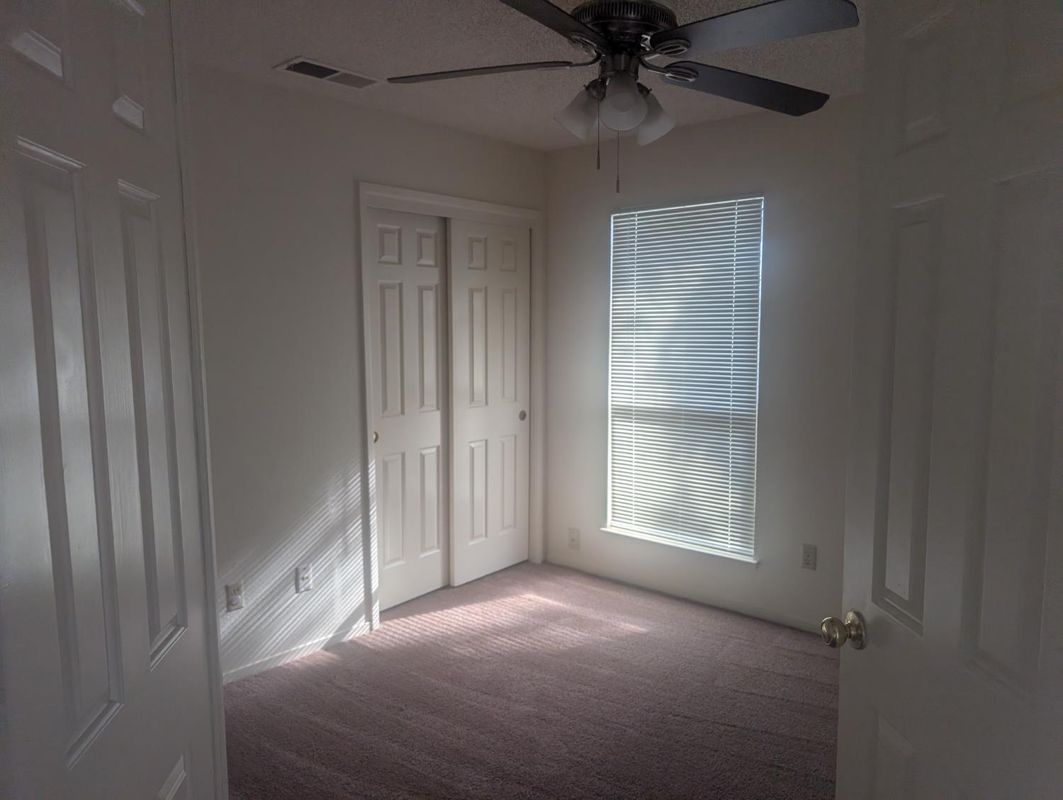 590 W Escalon Ave, Clovis, CA 93612