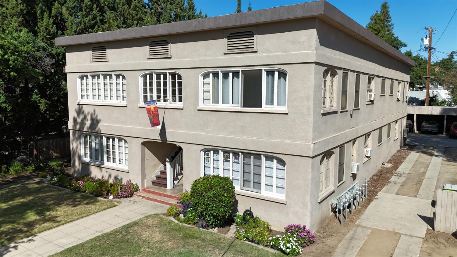 745 E Home Ave, Fresno, CA 93728