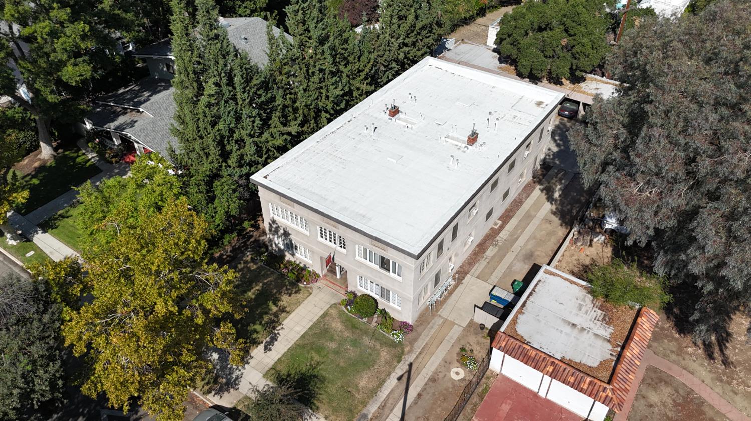 745 E Home Ave, Fresno, CA 93728