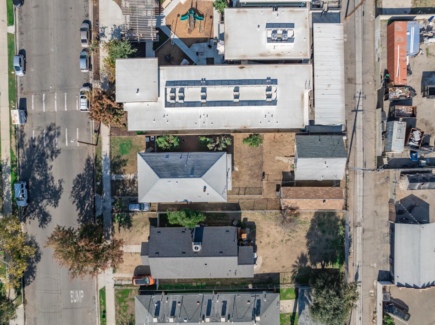 230 N Calaveras St, Fresno, CA 93701