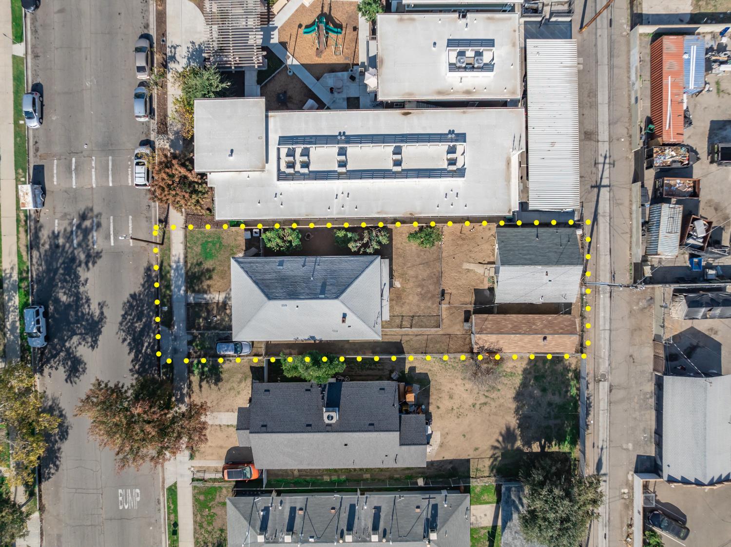 230 N Calaveras St, Fresno, CA 93701