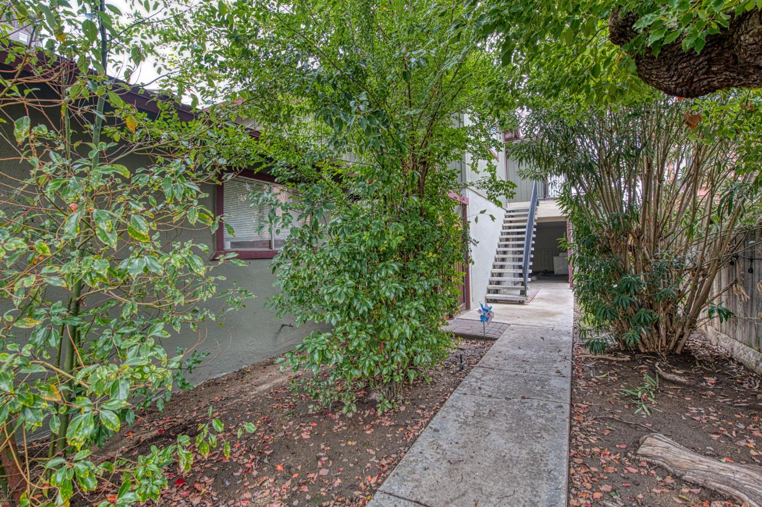 521 W Ashlan, Clovis, CA 93612