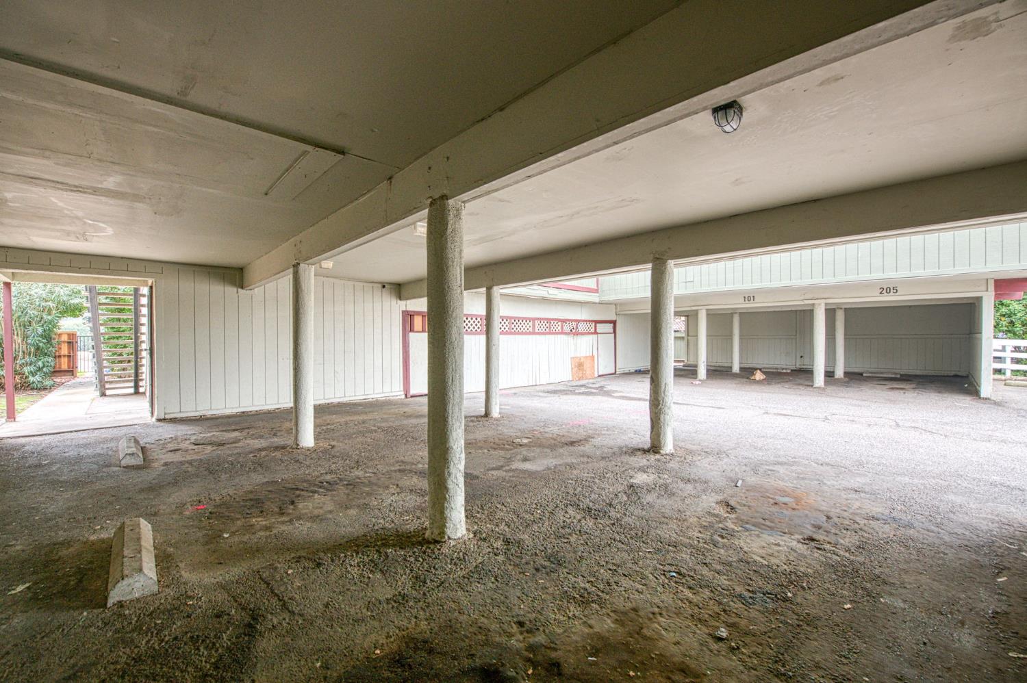 521 W Ashlan, Clovis, CA 93612