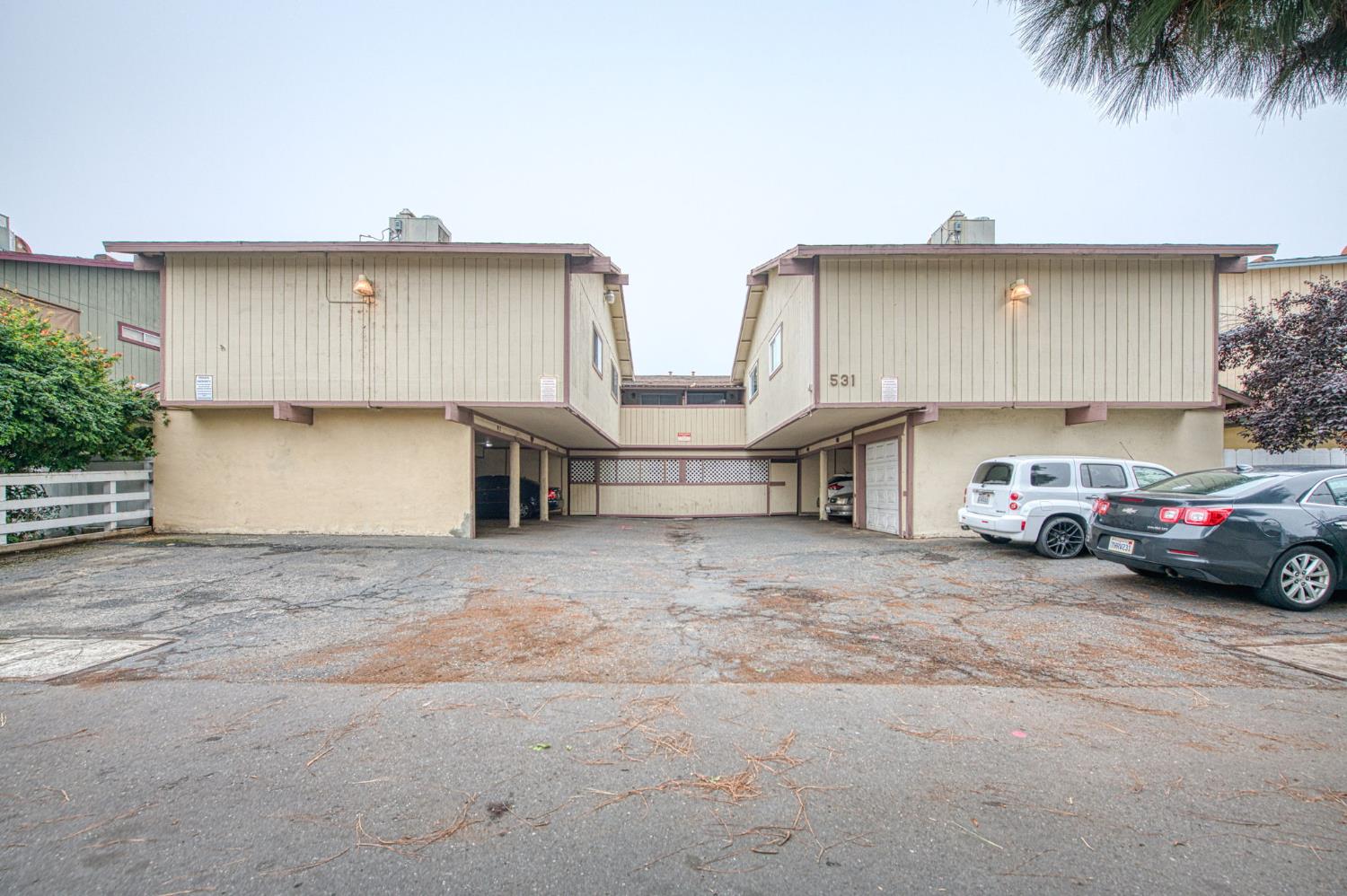 531 W Ashlan Ave, Clovis, CA 93612