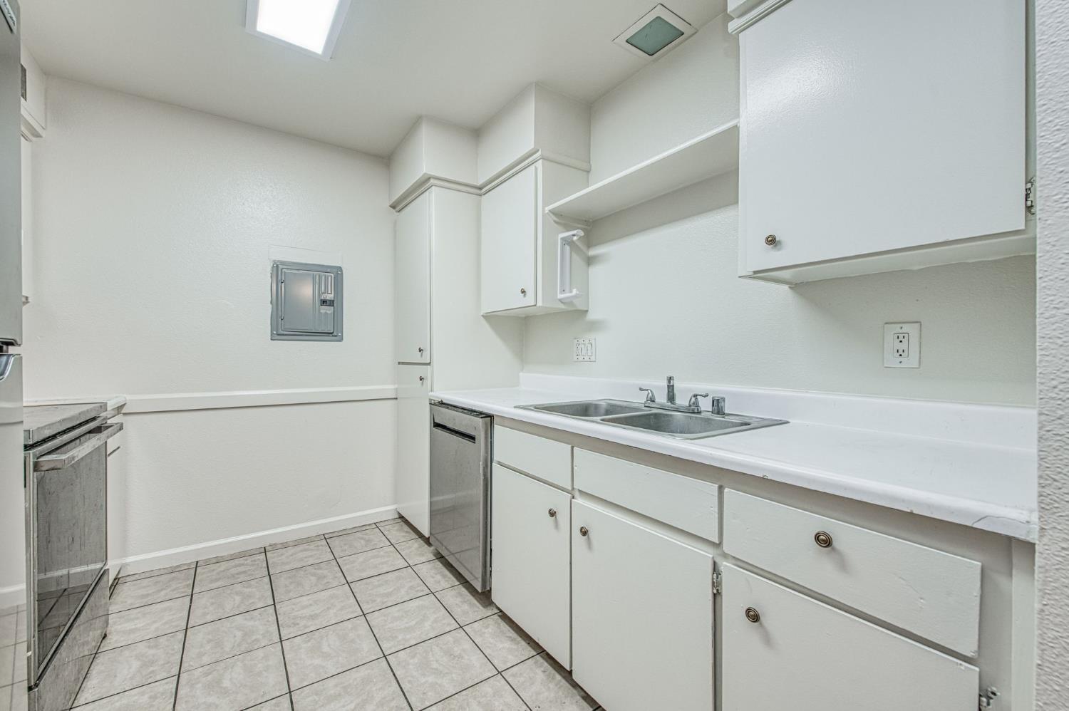 541 W Ashlan, Clovis, CA 93612