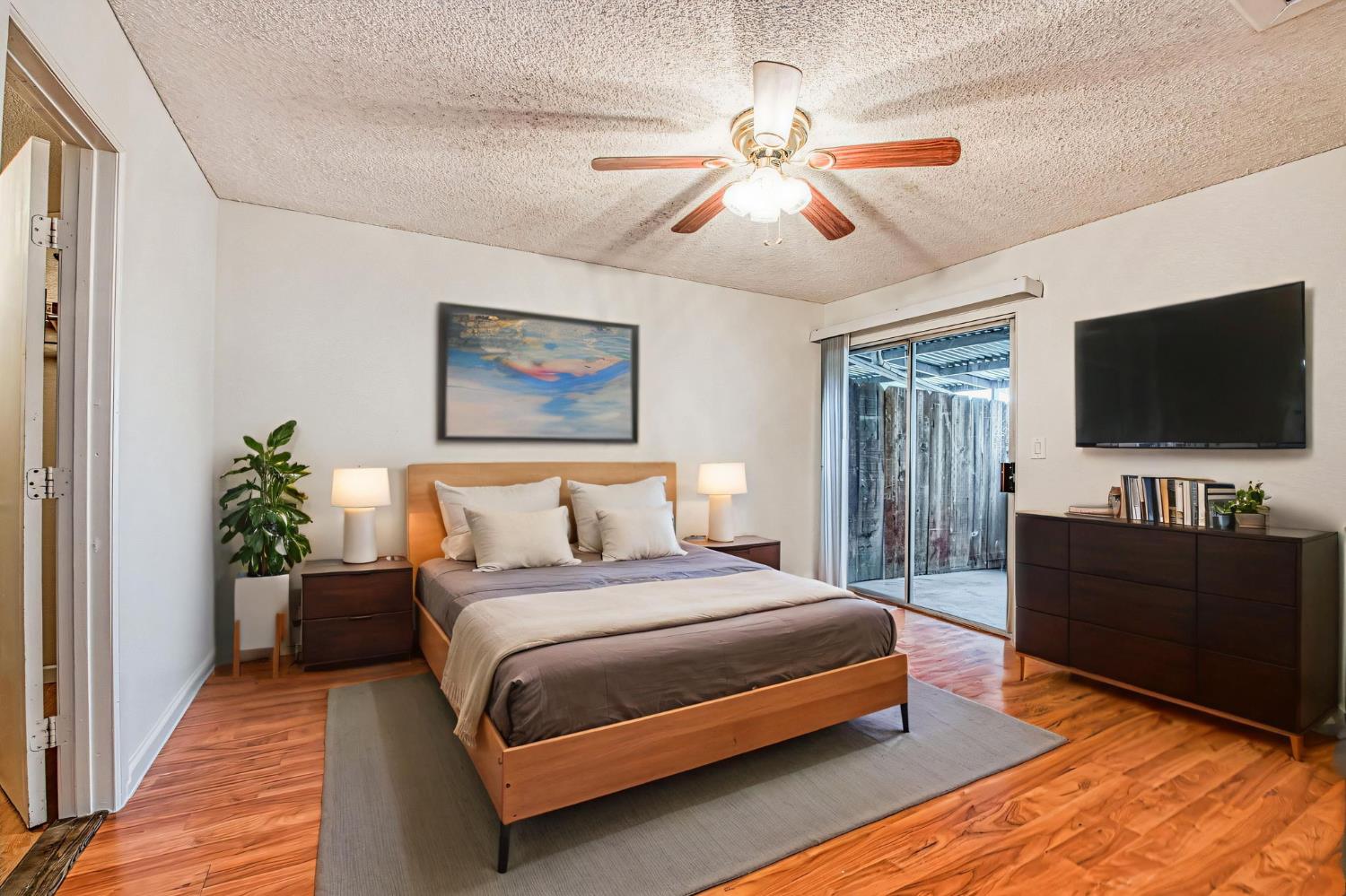 541 W Ashlan, Clovis, CA 93612