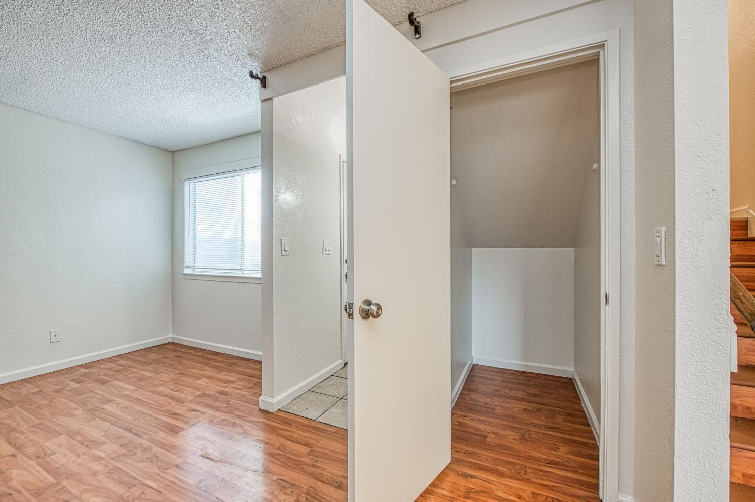 541 W Ashlan, Clovis, CA 93612