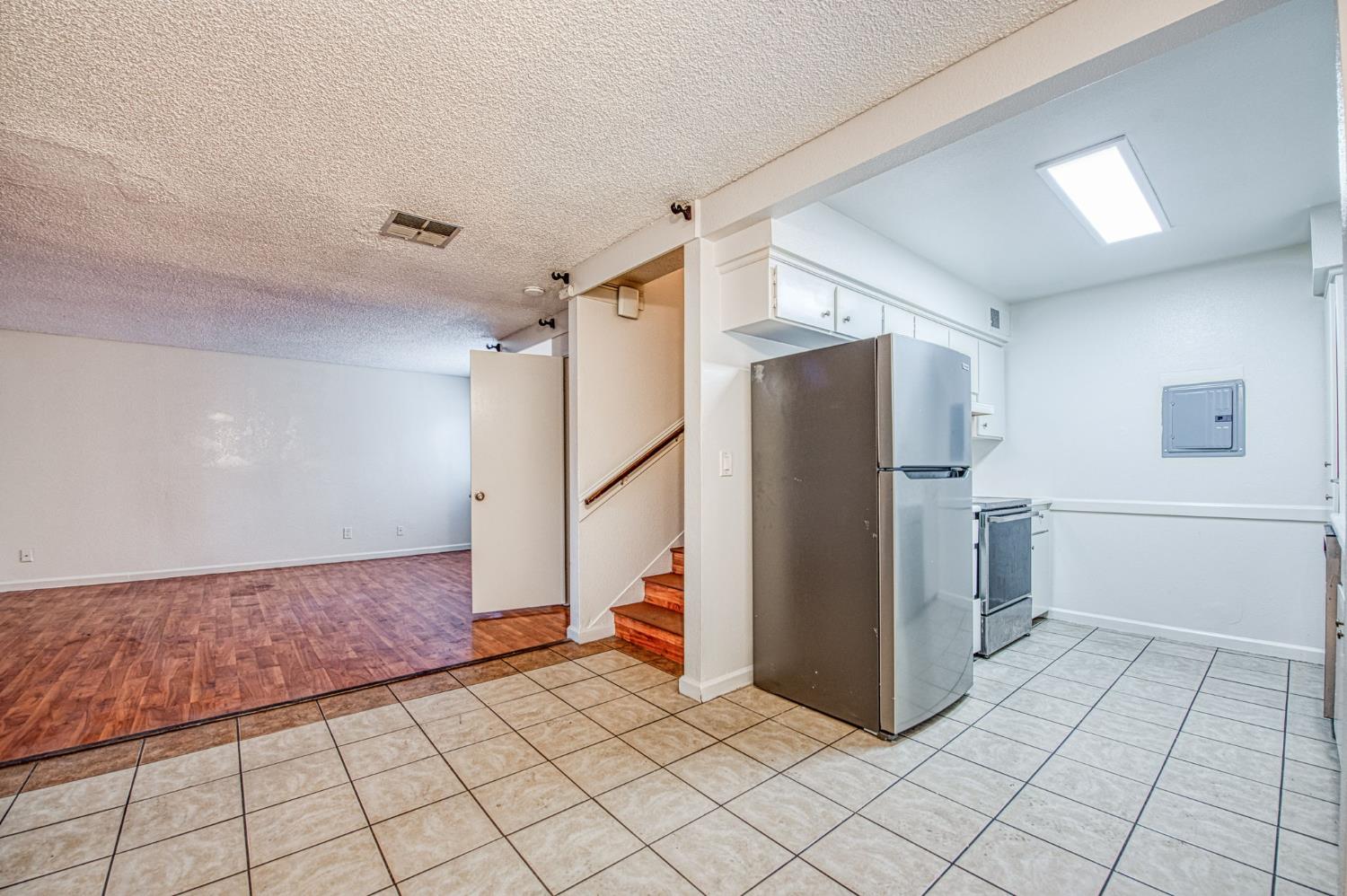 541 W Ashlan, Clovis, CA 93612