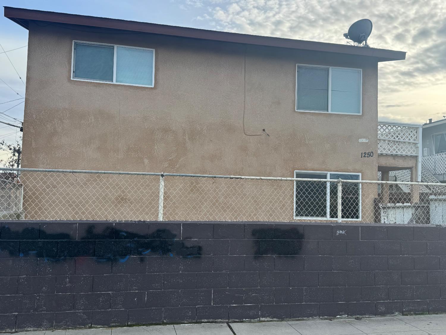 1250 E Vassar Ave, Fresno, CA 93704