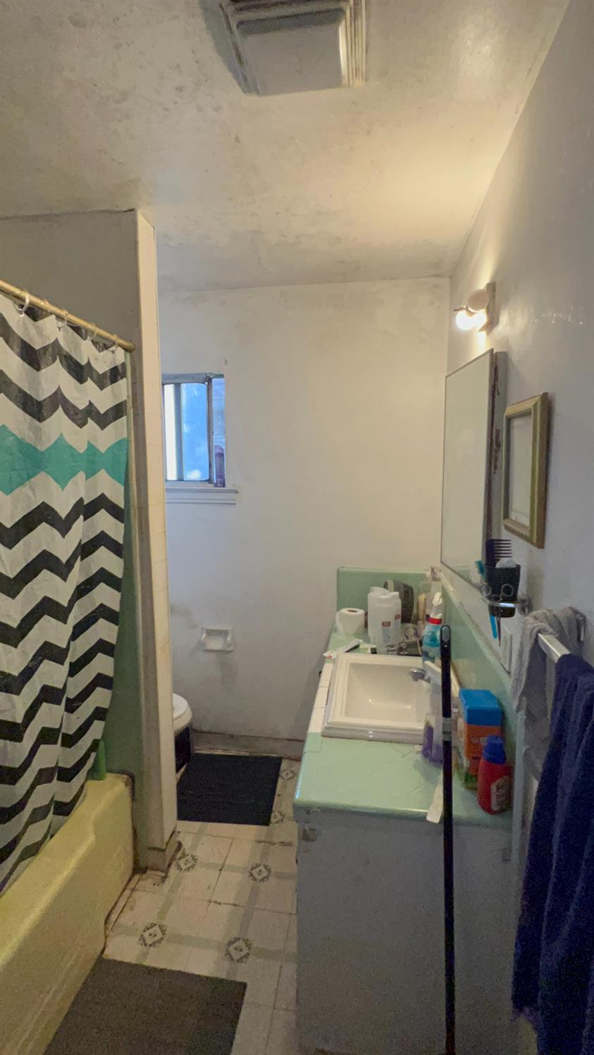 72 E Dakota Ave, Fresno, CA 93704