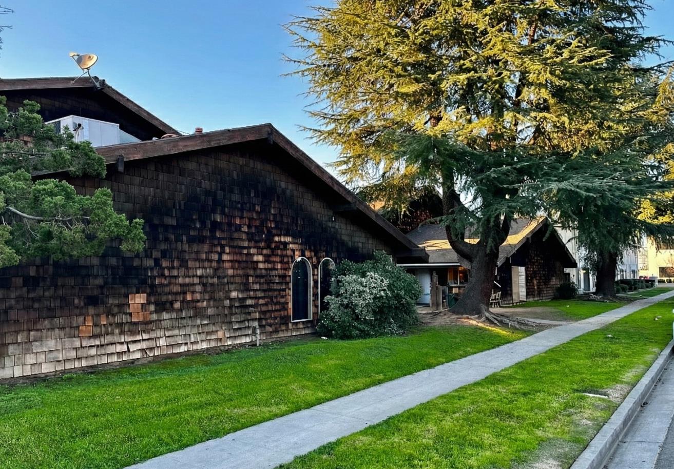 3769 N Abby St, Fresno, CA 93726