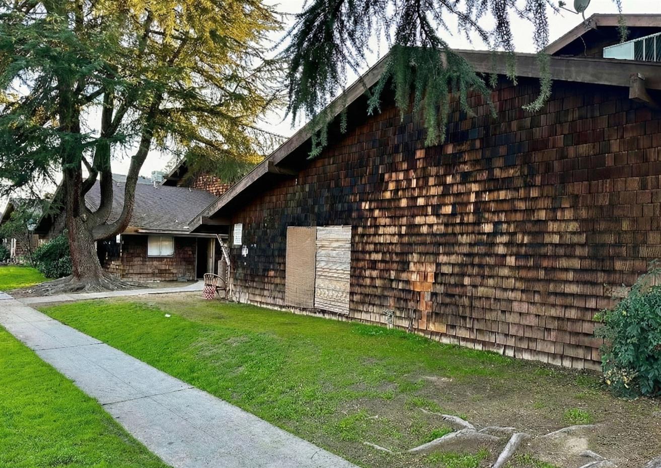 3769 N Abby St, Fresno, CA 93726