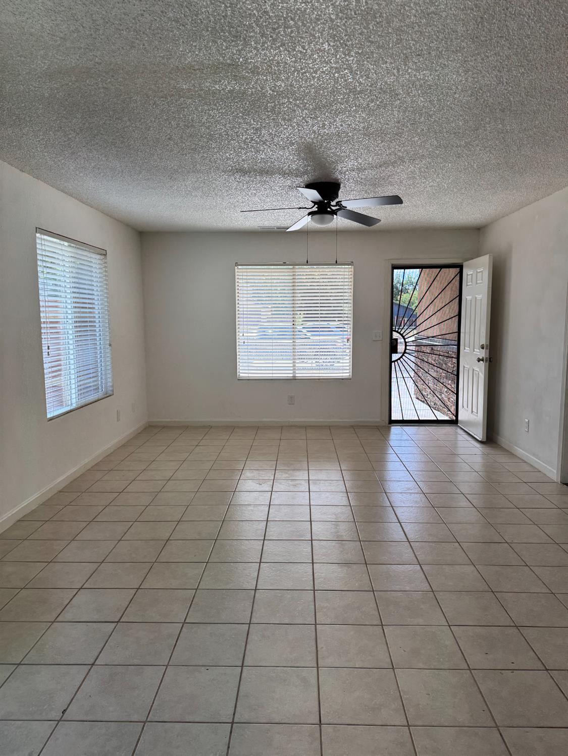 2054 4th, Fresno, CA 93702