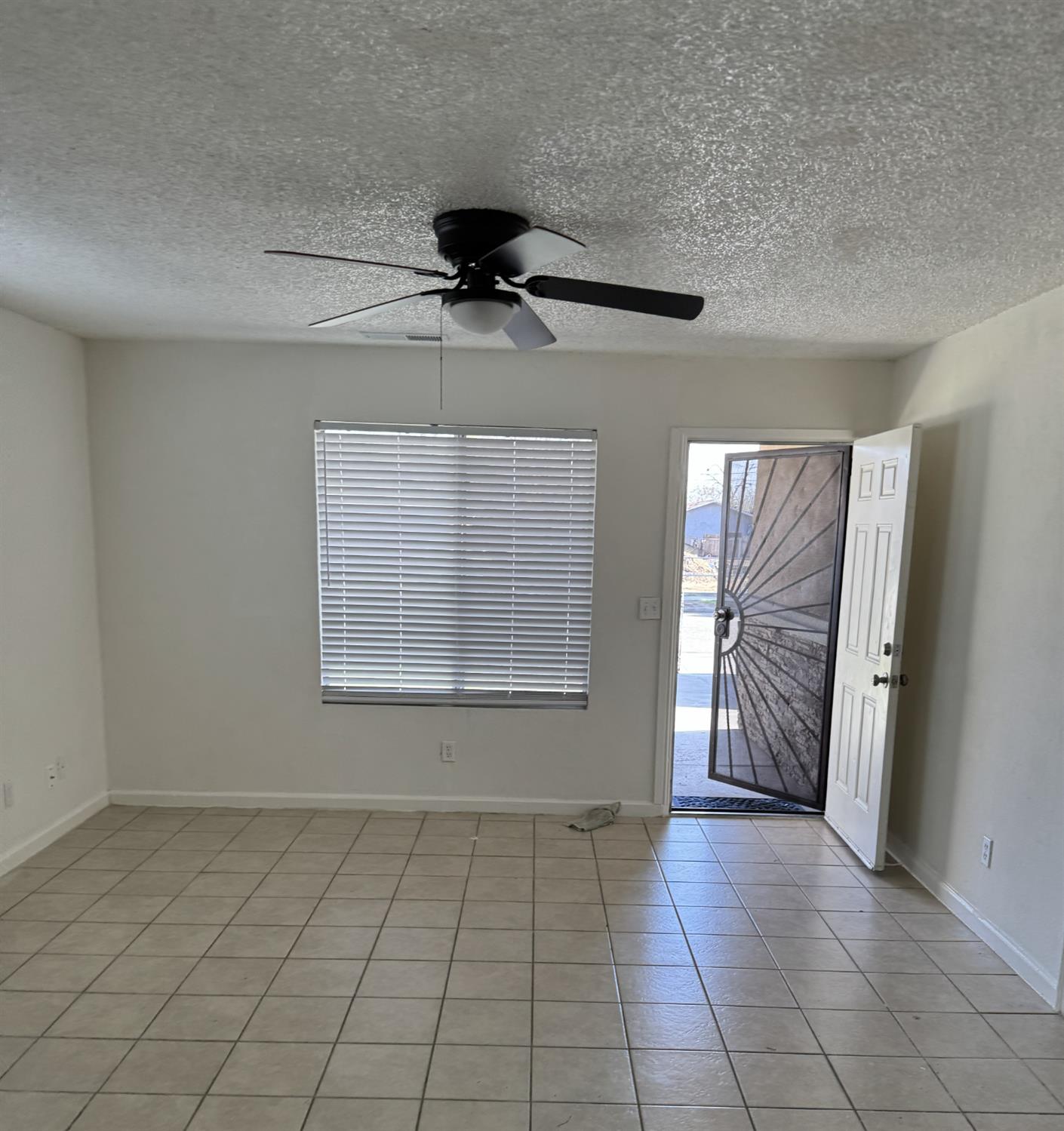 2054 4th, Fresno, CA 93702