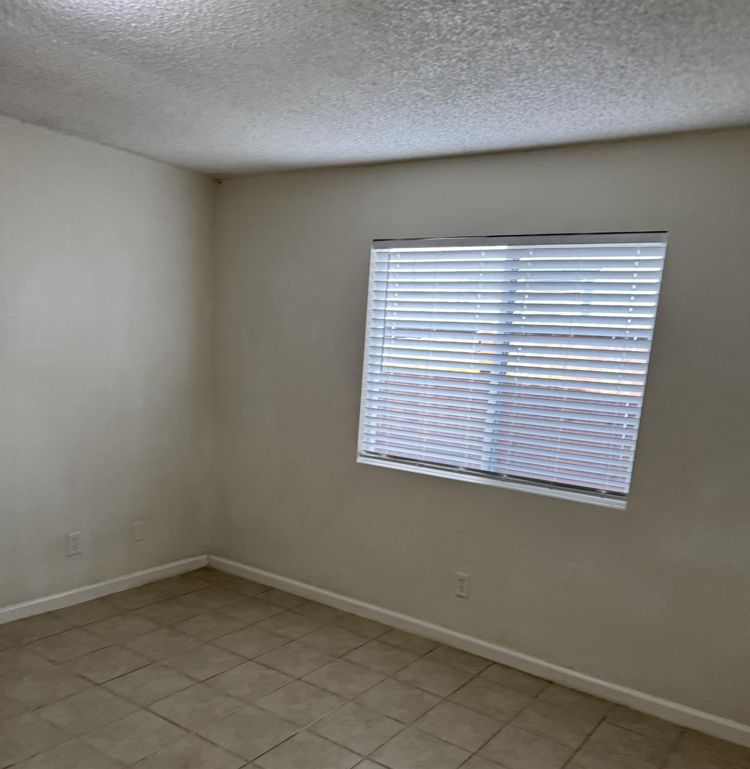 2054 4th, Fresno, CA 93702