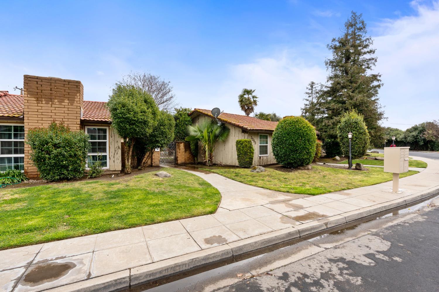 1063 Pierce Dr, Clovis, CA 93612