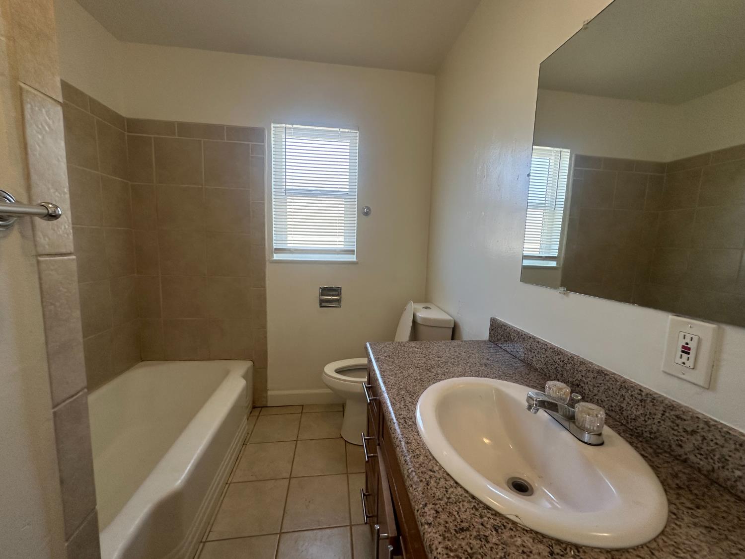 422 N Glenn Ave, Fresno, CA 93701