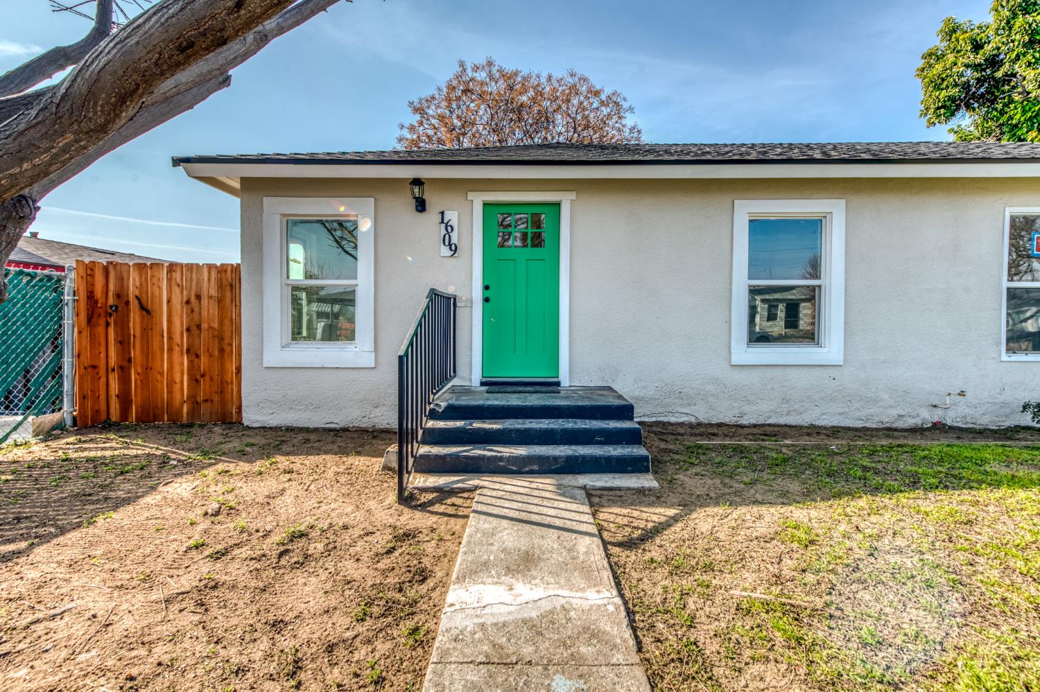 1609 1611 N 6Th St, Fresno, CA 93703