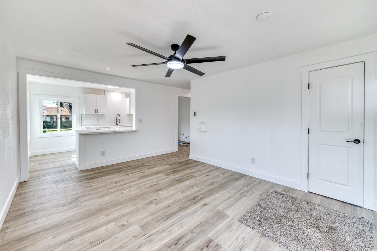 1609 1611 N 6Th St, Fresno, CA 93703