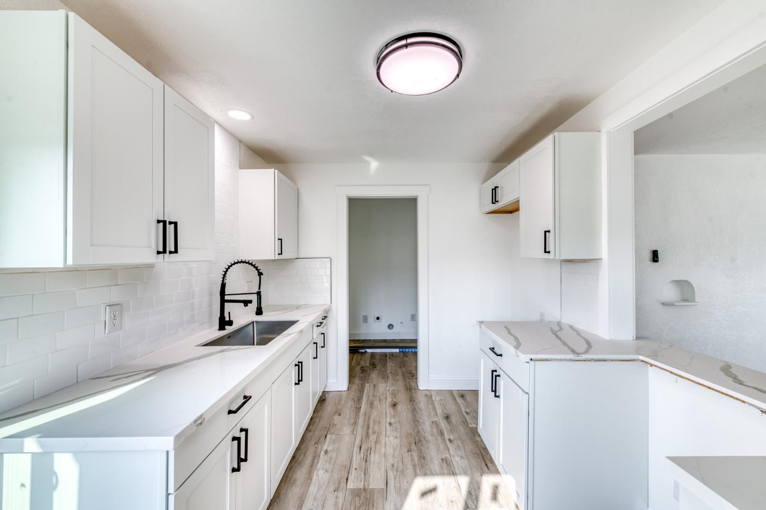 1609 1611 N 6Th St, Fresno, CA 93703