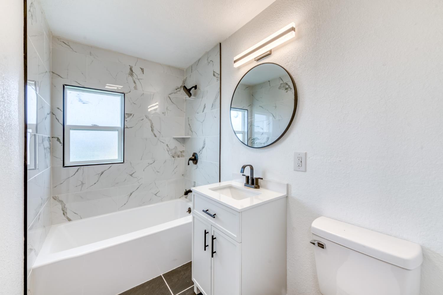 1609 1611 N 6Th St, Fresno, CA 93703