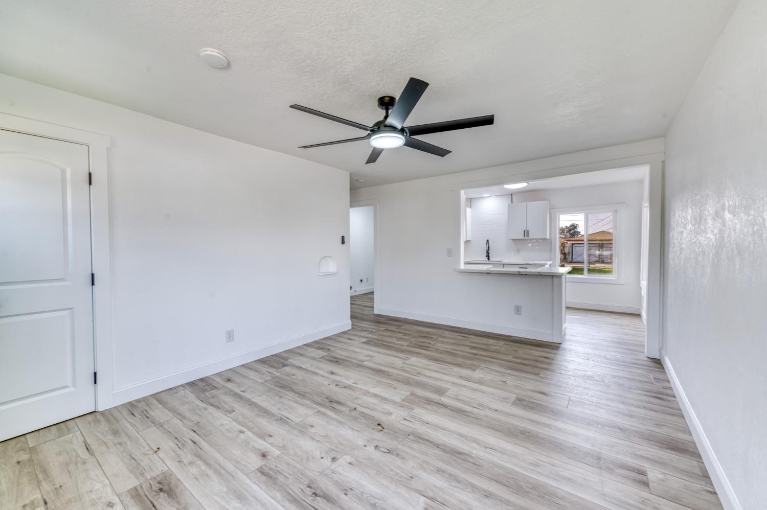 1609 1611 N 6Th St, Fresno, CA 93703