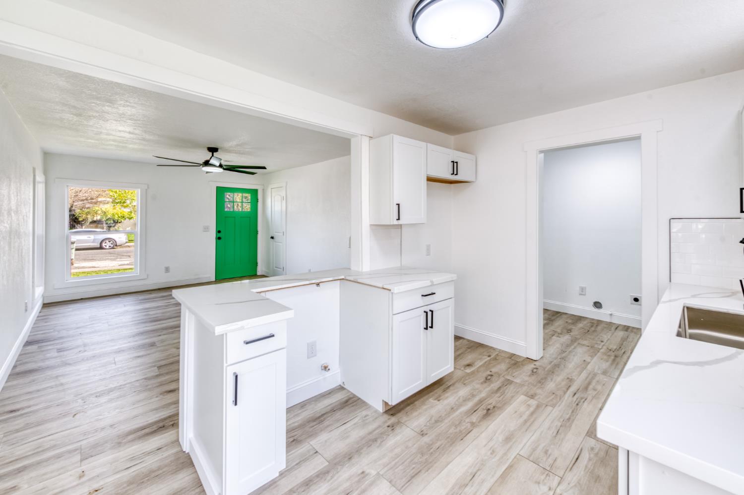 1609 1611 N 6Th St, Fresno, CA 93703