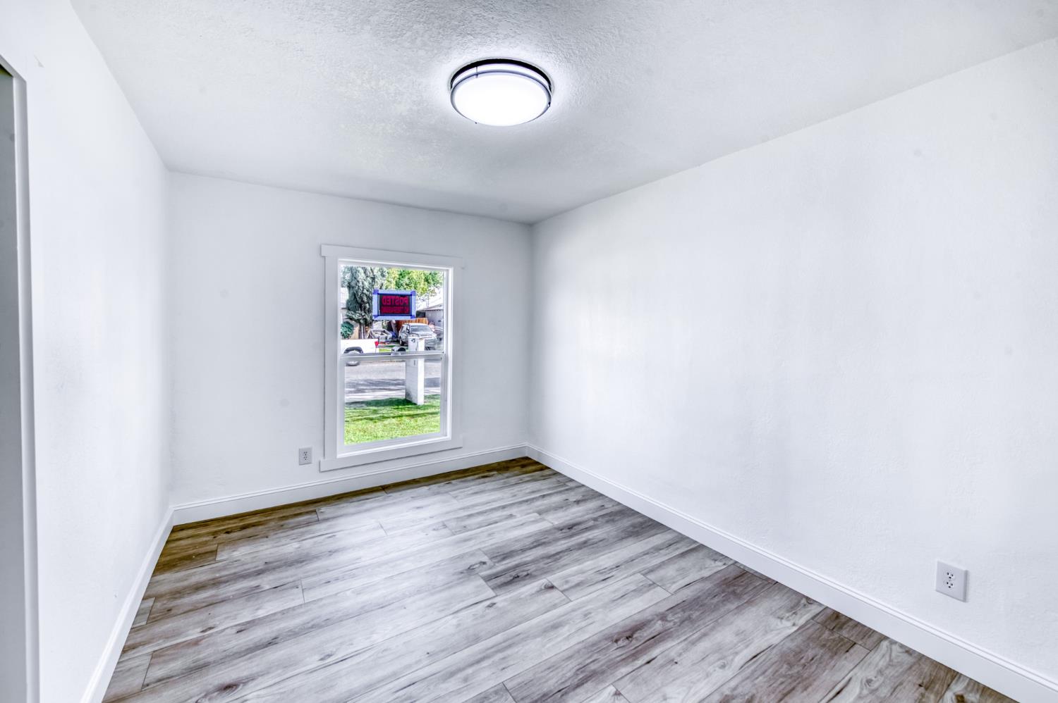 1609 1611 N 6Th St, Fresno, CA 93703