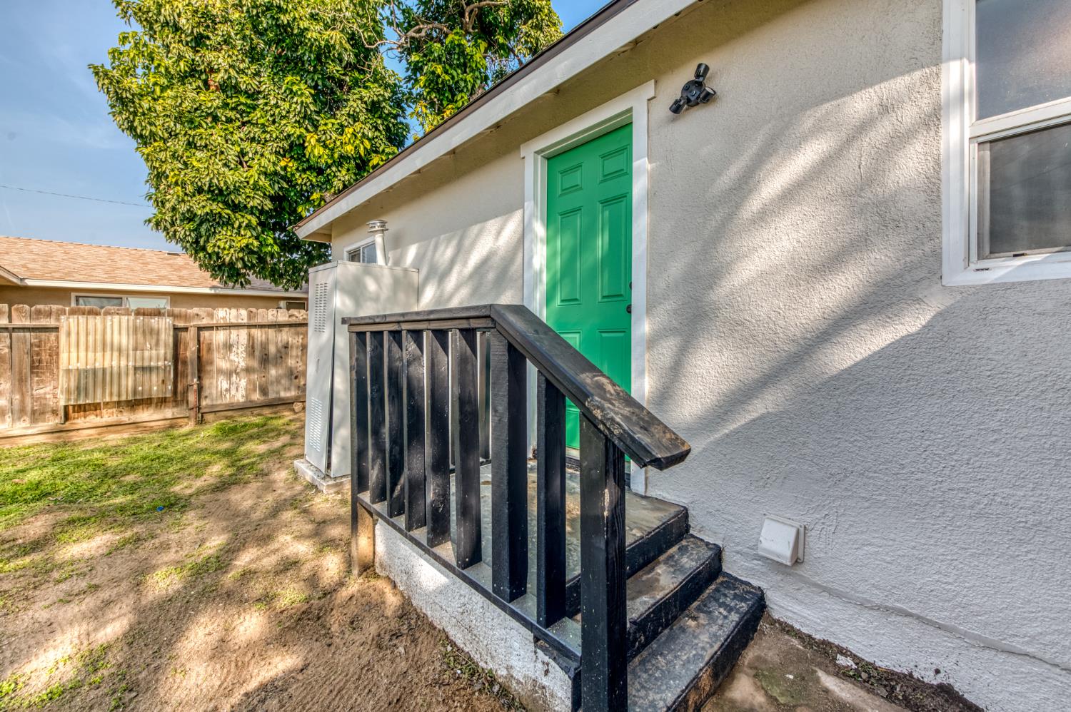 1609 1611 N 6Th St, Fresno, CA 93703