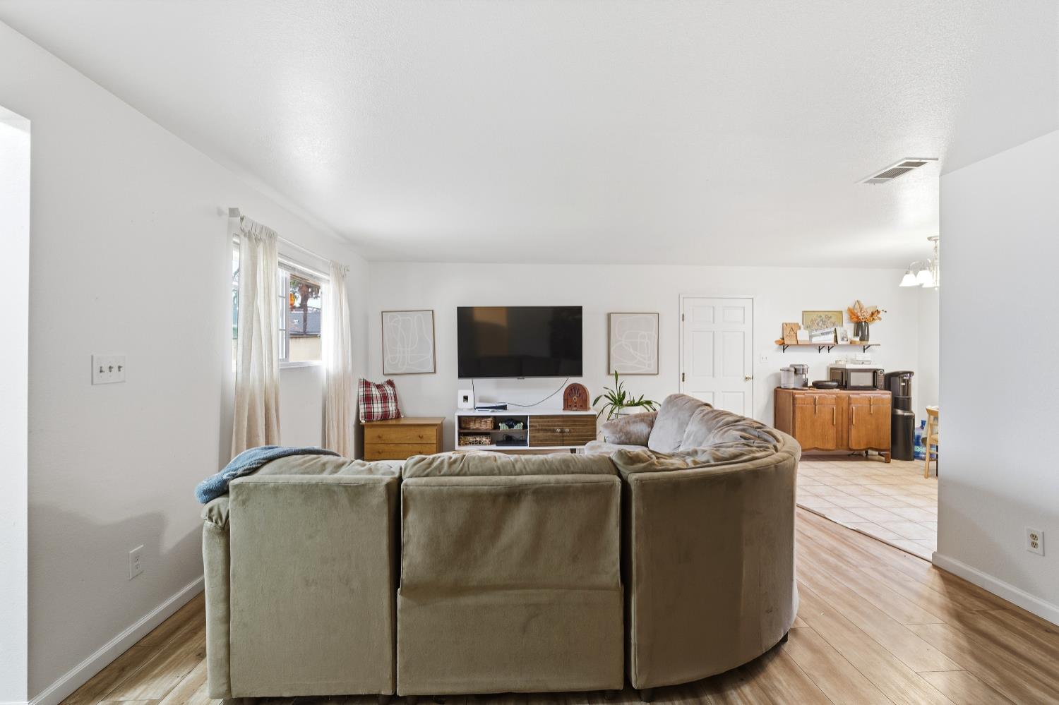 10 W 9Th St, Clovis, CA 93612