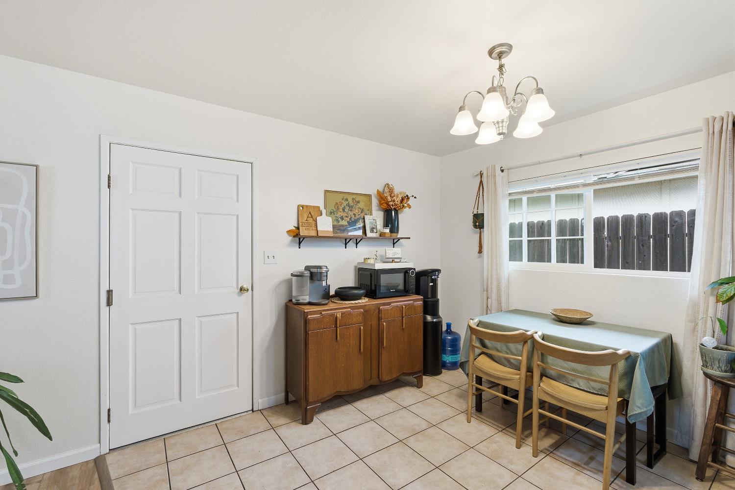 10 W 9Th St, Clovis, CA 93612