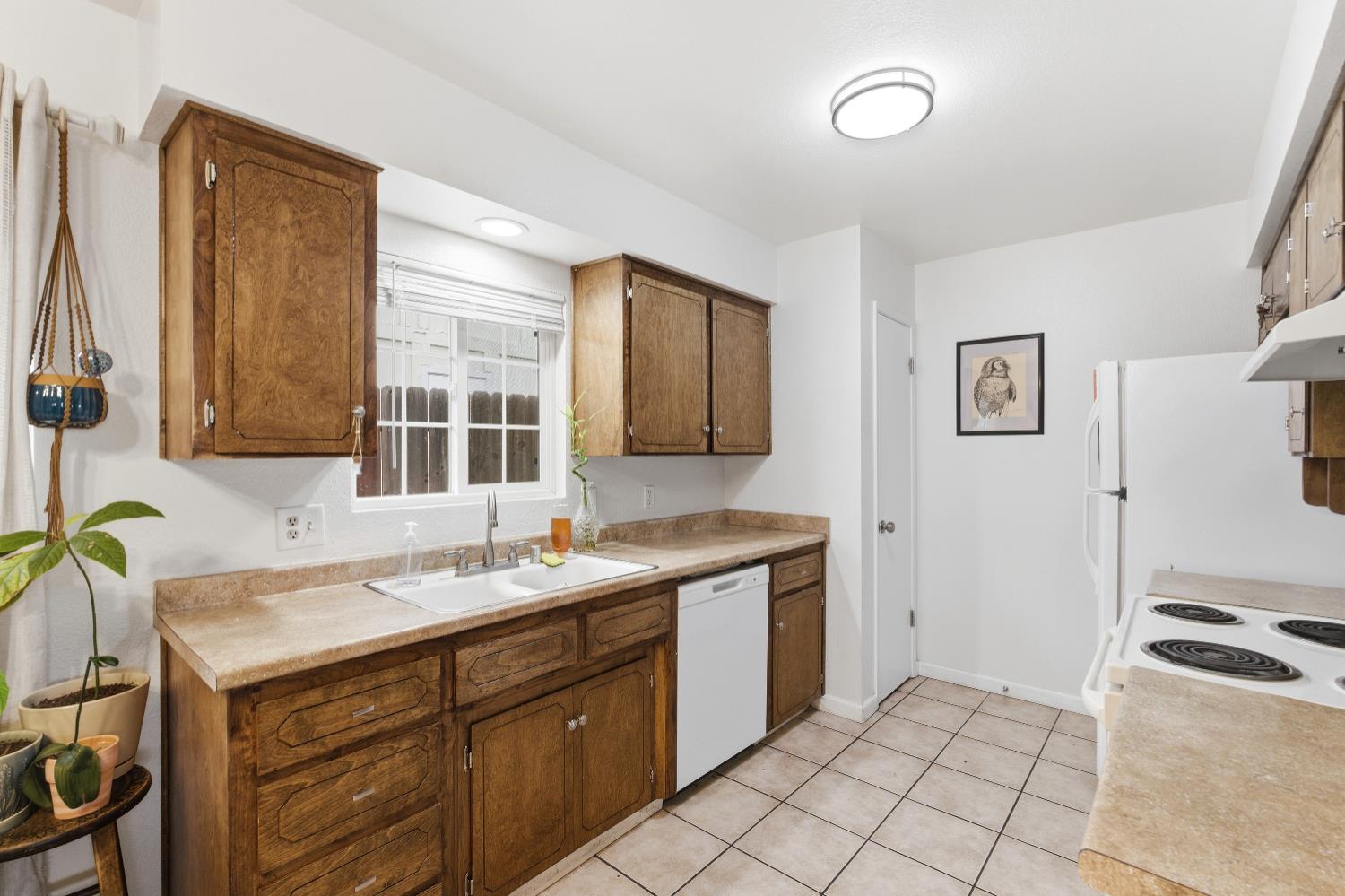 10 W 9Th St, Clovis, CA 93612