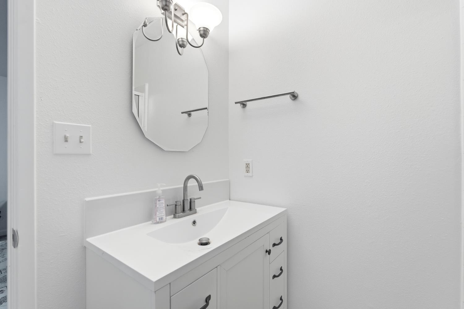 10 W 9Th St, Clovis, CA 93612