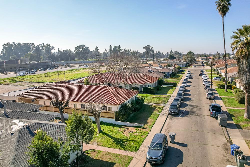 543 601 W Hammond Ave, Fresno, CA 93728