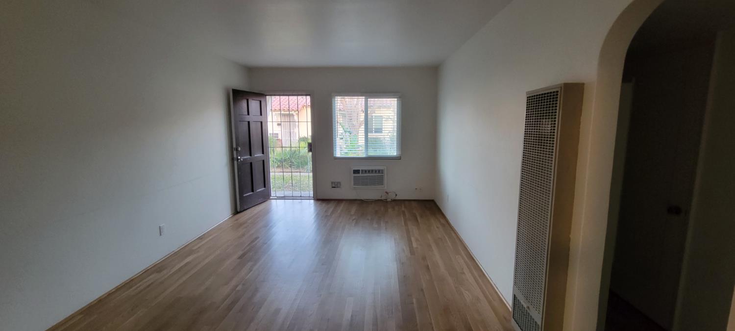 543 601 W Hammond Ave, Fresno, CA 93728