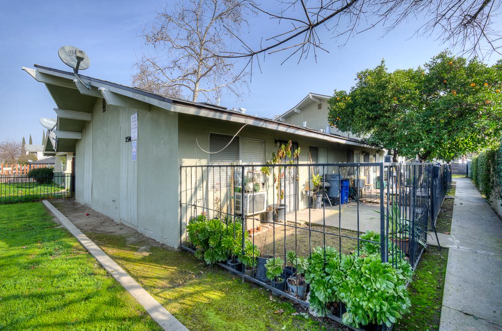 350 N San Pablo Ave #A-D, Fresno, CA 93701