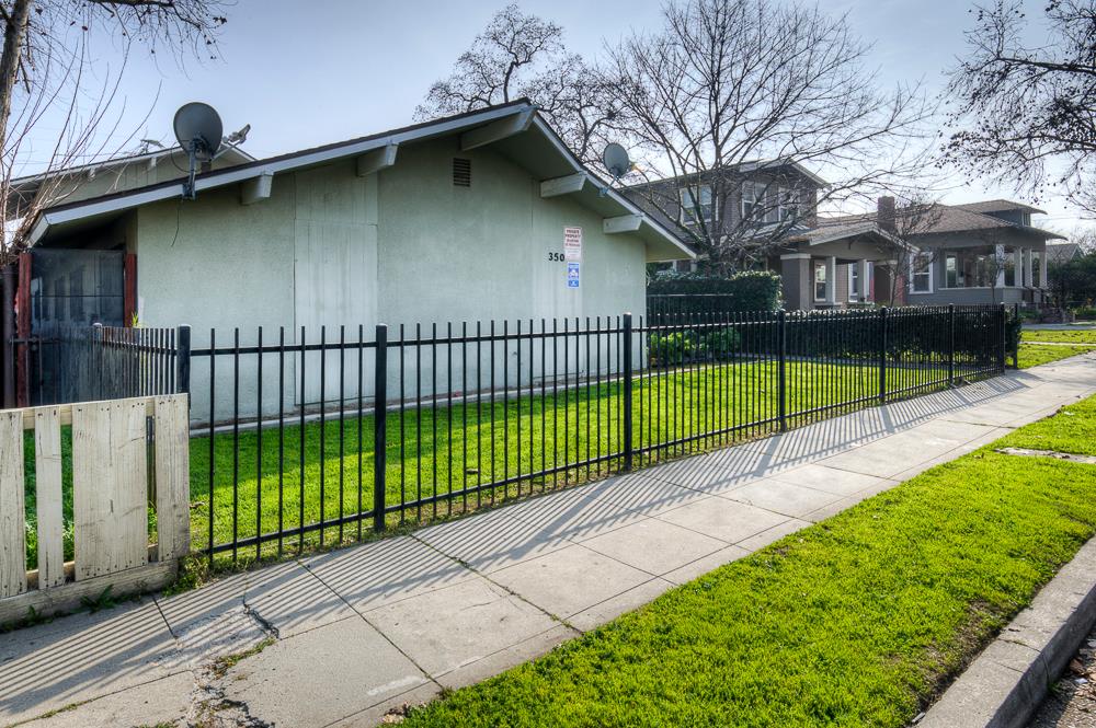 350 N San Pablo Ave #A-D, Fresno, CA 93701