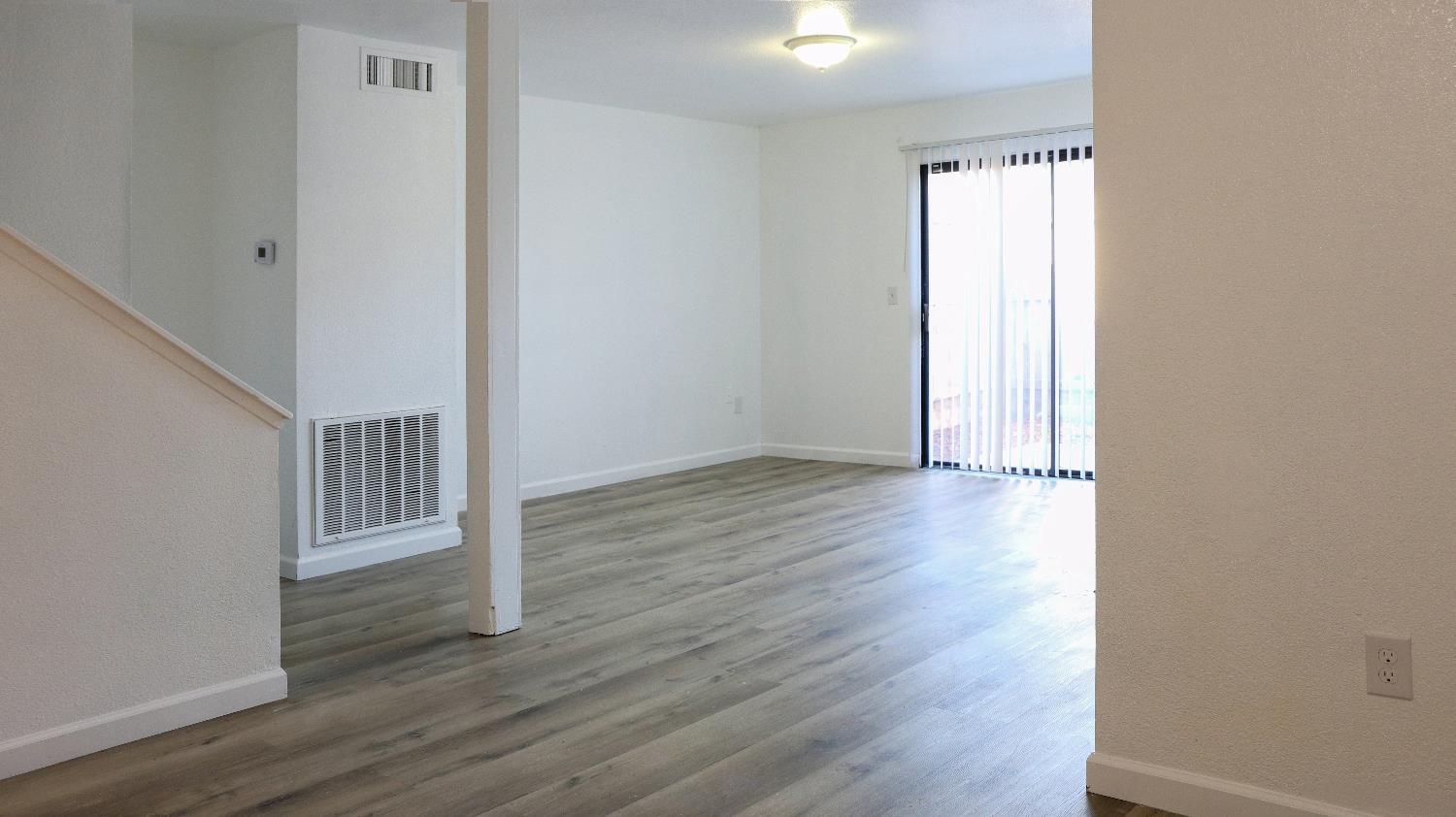 1221 N Peach Ave #142, Fresno, CA 93727